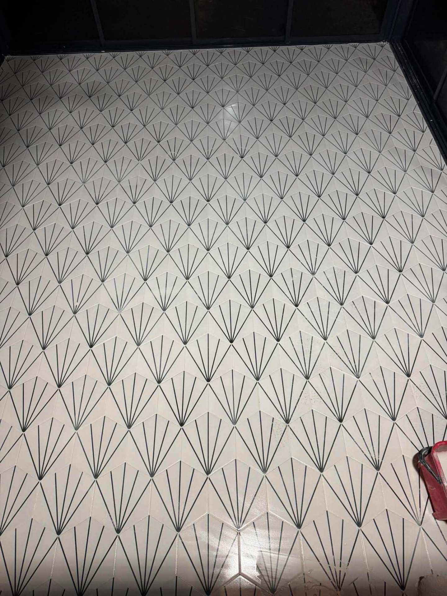 Finished art-deco fan feature floor